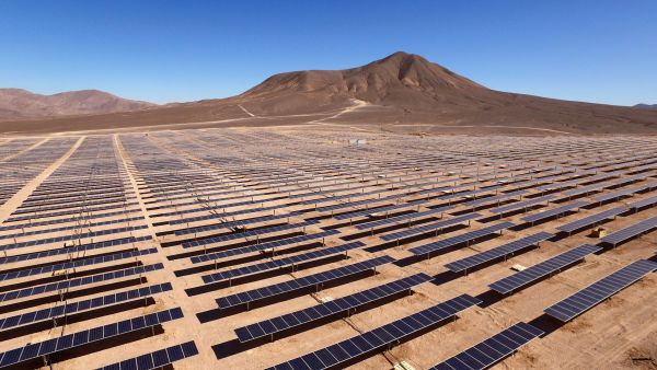 10 astuces pour économiser sur l'électricité grâce aux panneaux solaires