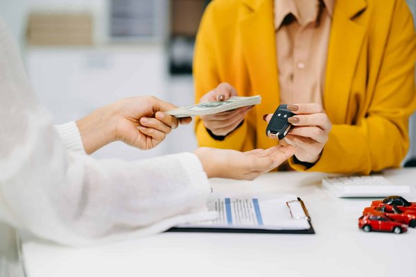 Assurance auto pas chère : que faire à la fin du contrat ?